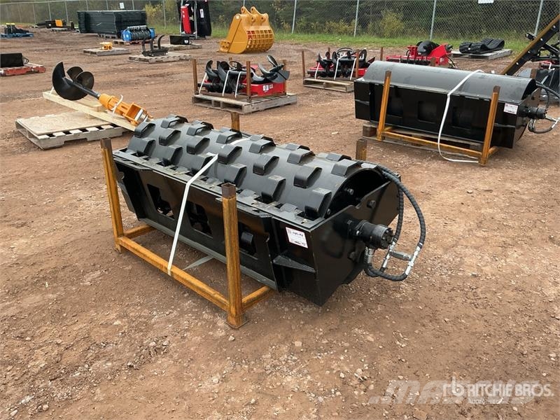 GIYI GY-CW70 59 in Padfoot Skid Steer Vibratory Ro Дорожные катки