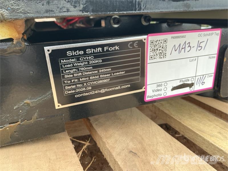 GIYI GY-CYHC 30 in Mini Skid Steer Forks (Unused) Fourche