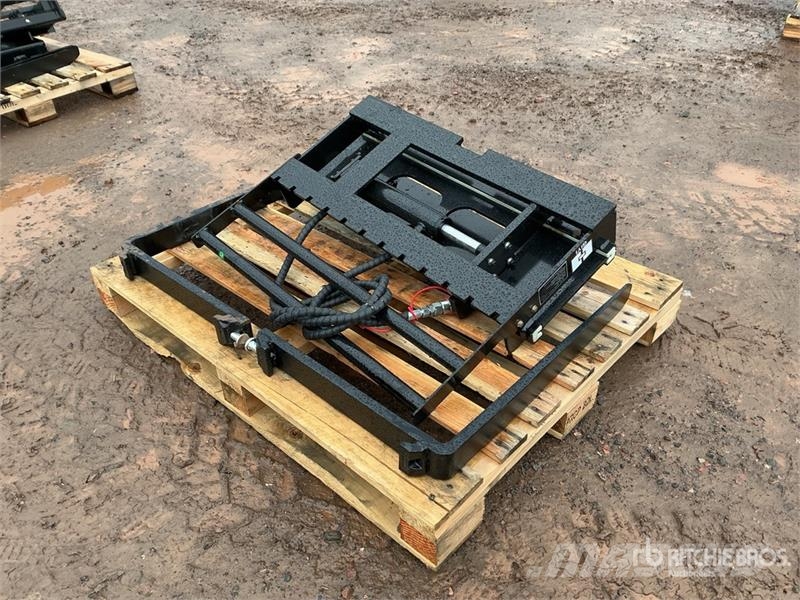  GIYI GY-CYHC 30 in Mini Skid Steer Forks (Unused) Forche