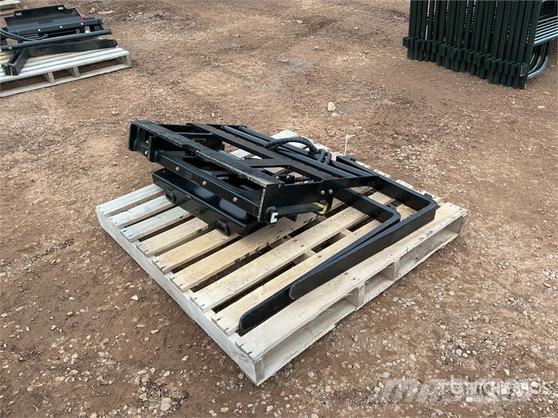 GIYI GY-CYHC 30 in Mini Skid Steer Forks (Unused) Fourche