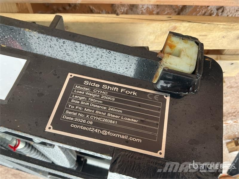 GIYI GY-CYHC 30 in Mini Skid Steer Forks (Unused) Forche