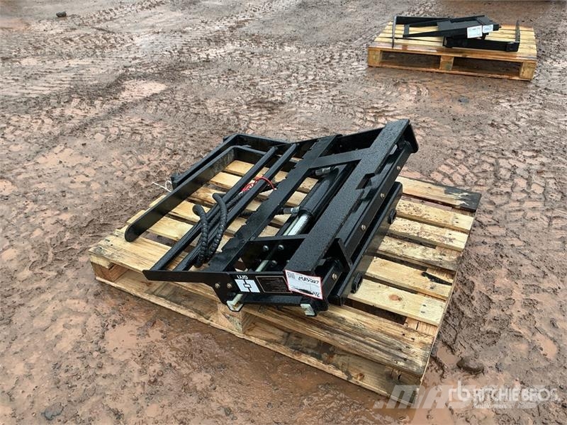  GIYI GY-CYHC 30 in Mini Skid Steer Forks (Unused) Forche