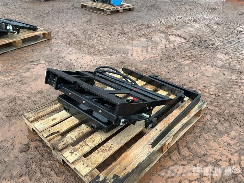  GIYI GY-CYHC 30 in Mini Skid Steer Forks (Unused) Forche