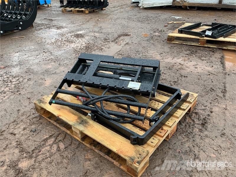  GIYI GY-CYHC 30 in Mini Skid Steer Forks (Unused) Forche