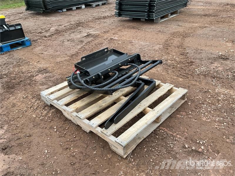 GIYI GY-CYHC 30 in Mini Skid Steer Forks (Unused) Fourche