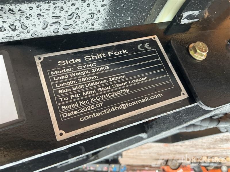  GIYI GY-CYHC 30 in Mini Skid Steer Forks (Unused) Forche
