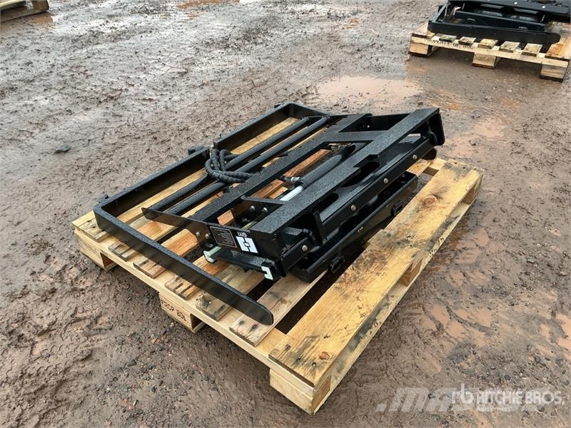  GIYI GY-CYHC 30 in Mini Skid Steer Forks (Unused) Forche