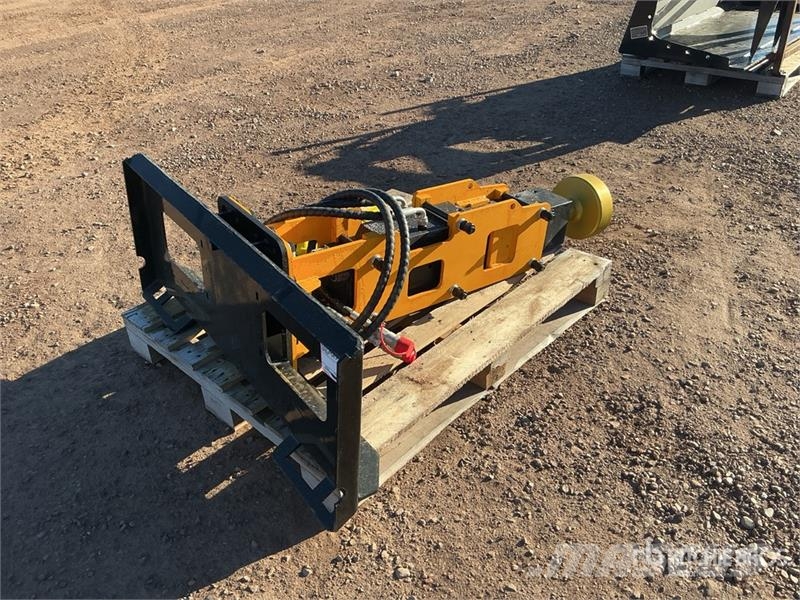  GIYI GY-D680 56 in Skid Steer Post Driver (Unused) Gårds‐husdyr gjerder