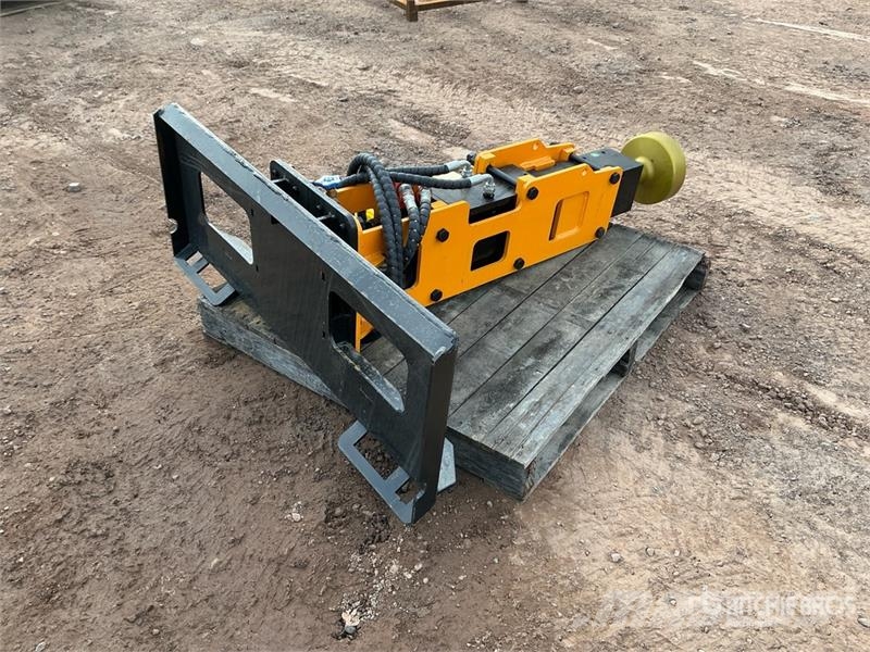  GIYI GY-D680 56 in Skid Steer Post Driver (Unused) Oprema za ograje