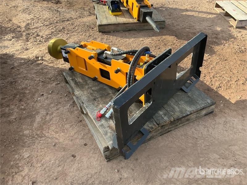 GIYI GY-D680 56 in Skid Steer Post Driver (Unused) Oprema za ograje