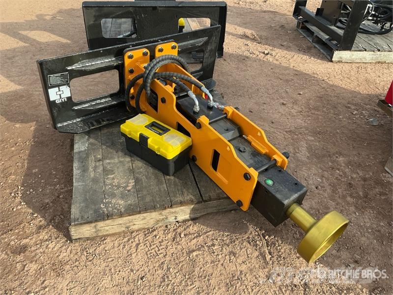GIYI GY-D680 56 in Skid Steer Post Driver (Unused) Oprema za ograje