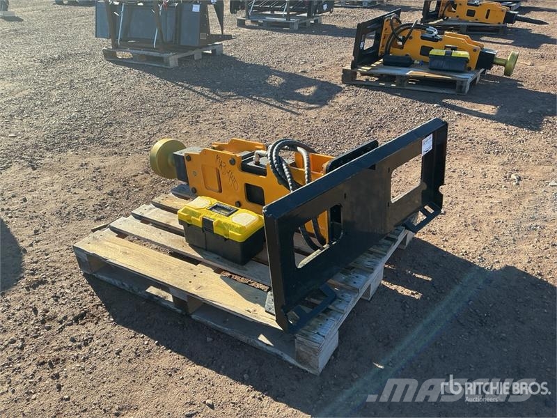  GIYI GY-D680 56 in Skid Steer Post Driver (Unused) Gårds‐husdyr gjerder