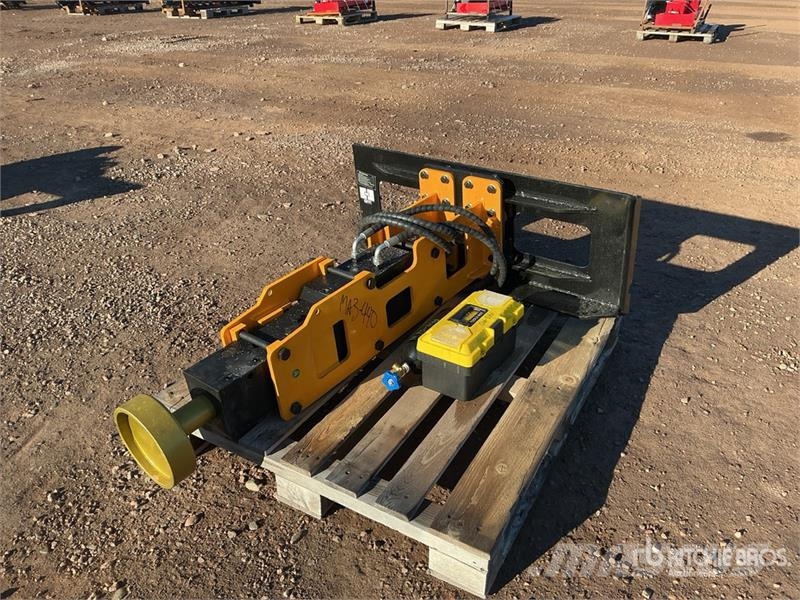  GIYI GY-D680 56 in Skid Steer Post Driver (Unused) Gårds‐husdyr gjerder