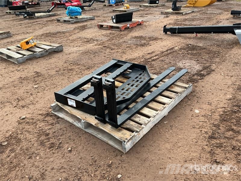 GIYI GY-DHC 59 in Skid Steer Forks (Unused) Fourche