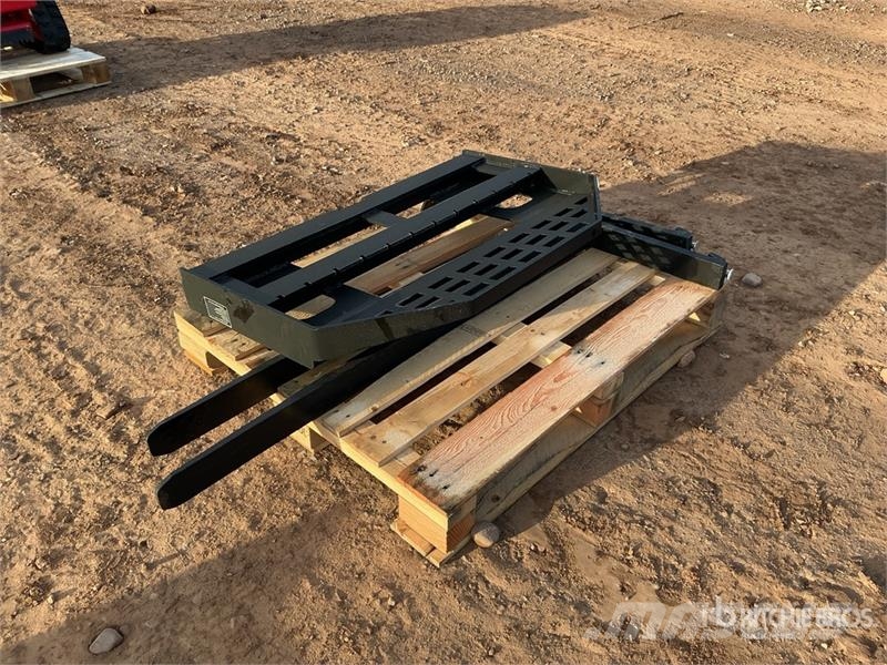 GIYI GY-DHC 59 in Skid Steer Forks (Unused) Вили