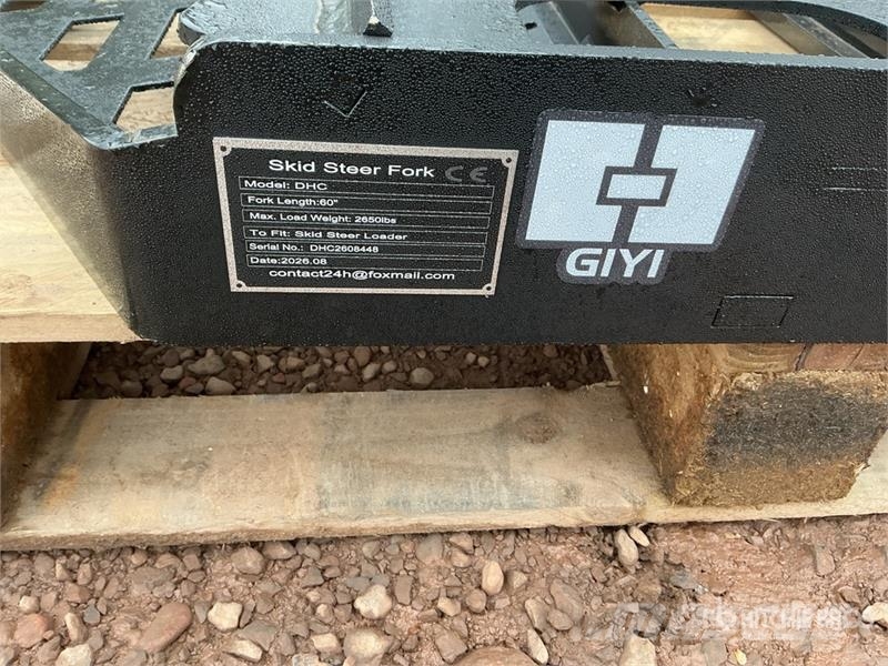 GIYI GY-DHC 59 in Skid Steer Forks (Unused) Dakšas