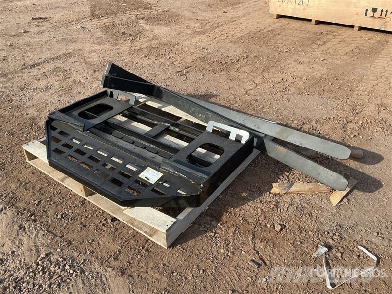 GIYI GY-DHC 59 in Skid Steer Forks (Unused) Вили