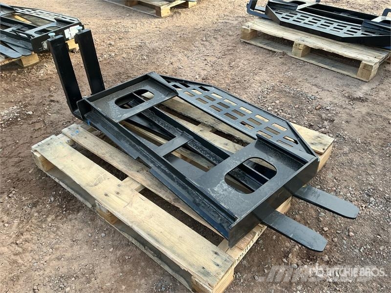 GIYI GY-DHC 59 in Skid Steer Forks (Unused) Forche