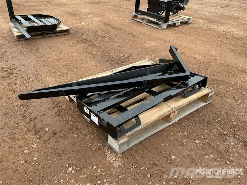 GIYI GY-DHC 59 in Skid Steer Forks (Unused) Fourche