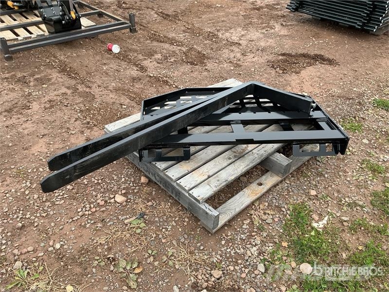 GIYI GY-DHC 59 in Skid Steer Forks (Unused) Fourche