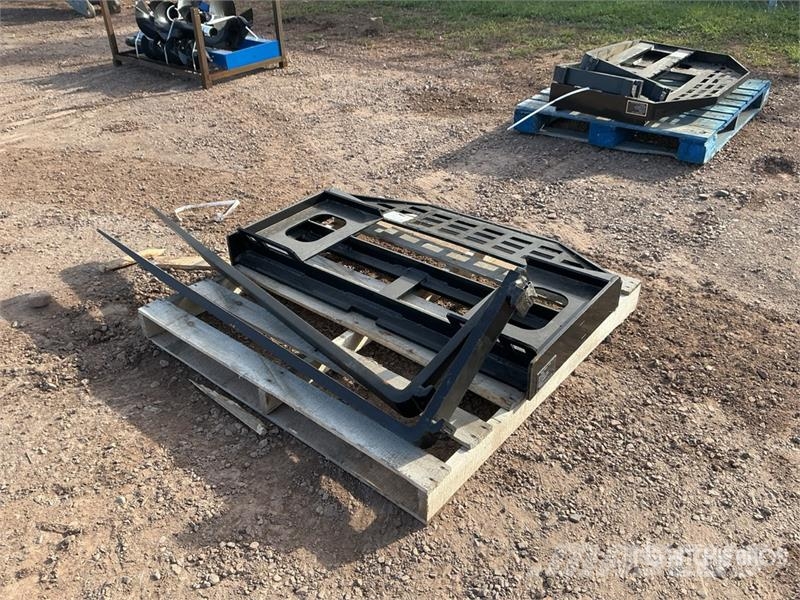 GIYI GY-DHC 59 in Skid Steer Forks (Unused) Вили