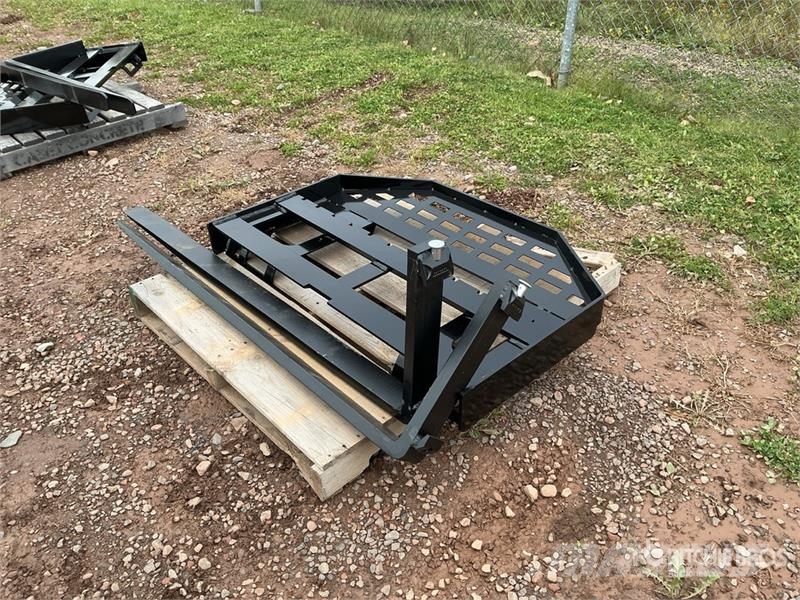 GIYI GY-DHC 59 in Skid Steer Forks (Unused) Fourche