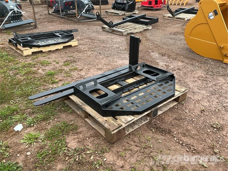 GIYI GY-DHC 59 in Skid Steer Forks (Unused) Dakšas