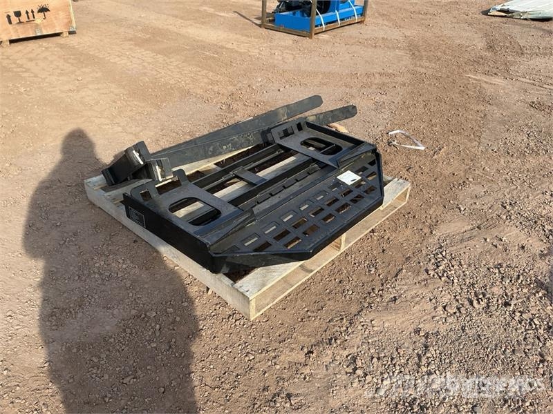 GIYI GY-DHC 59 in Skid Steer Forks (Unused) Вили