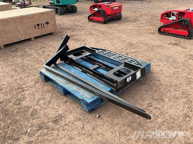 GIYI GY-DHC 60 in Skid Steer Forks (Unused) Fourche