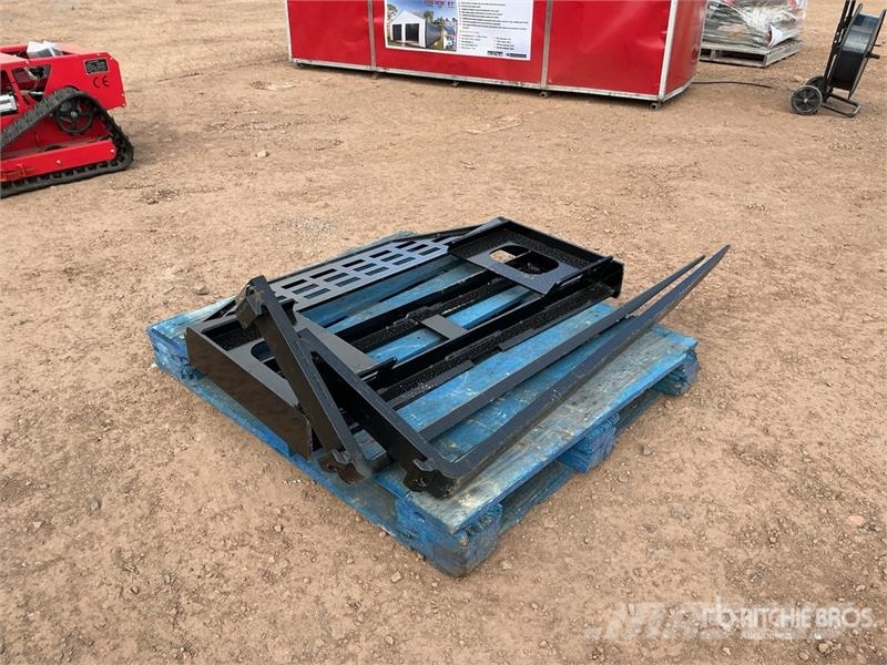 GIYI GY-DHC 60 in Skid Steer Forks (Unused) Fourche