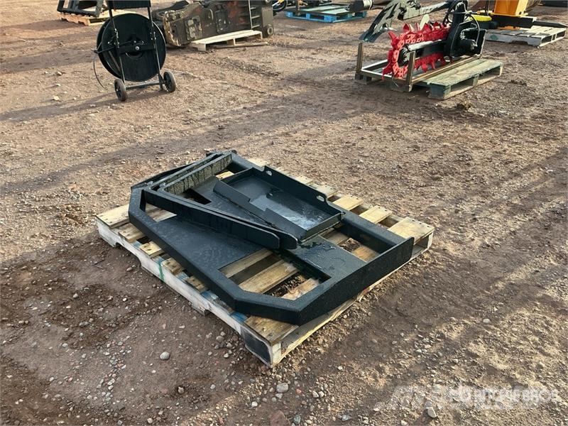 GIYI GY-FR47 29 in Mini Dingo Skid Steer Forks (Un Fourche
