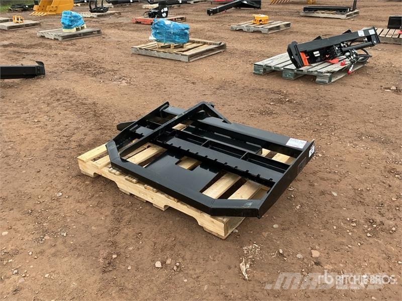 GIYI GY-FR47 29 in Mini Dingo Skid Steer Forks (Un Fourche