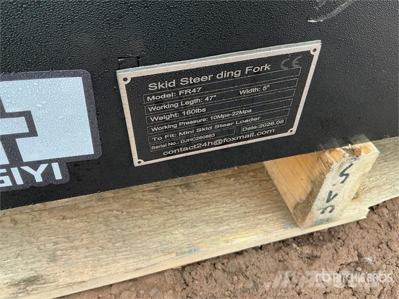 GIYI GY-FR47 29 in Mini Dingo Skid Steer Forks (Un Fourche