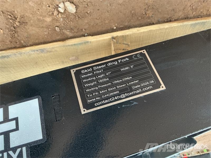 GIYI GY-FR47 29 in Mini Dingo Skid Steer Forks (Un Fourche