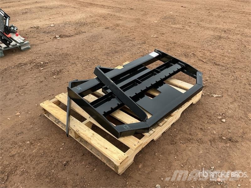 GIYI GY-FR47 29 in Mini Dingo Skid Steer Forks (Un Fourche