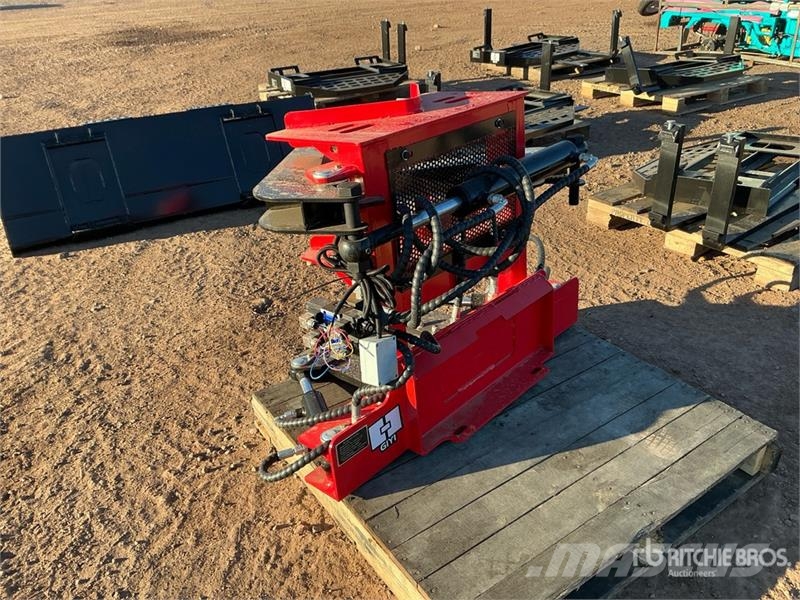  GIYI GY-MTS43 28 in Mini Skid Steer Tree Shear (Un Shears
