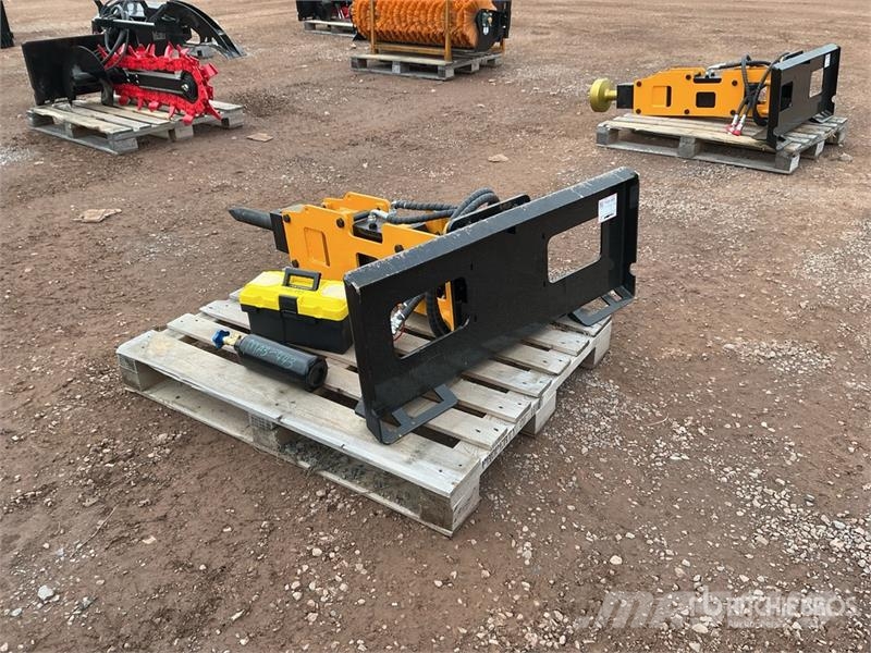  GIYI GY-P680 67 in Skid Steer Breaker (Unused) Bourací kladiva / Sbíječky