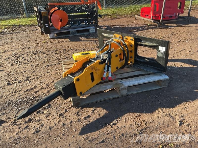  GIYI GY-P680 67 in Skid Steer Breaker (Unused) Bourací kladiva / Sbíječky