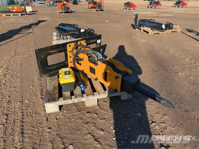  GIYI GY-P680 67 in Skid Steer Breaker (Unused) Bourací kladiva / Sbíječky