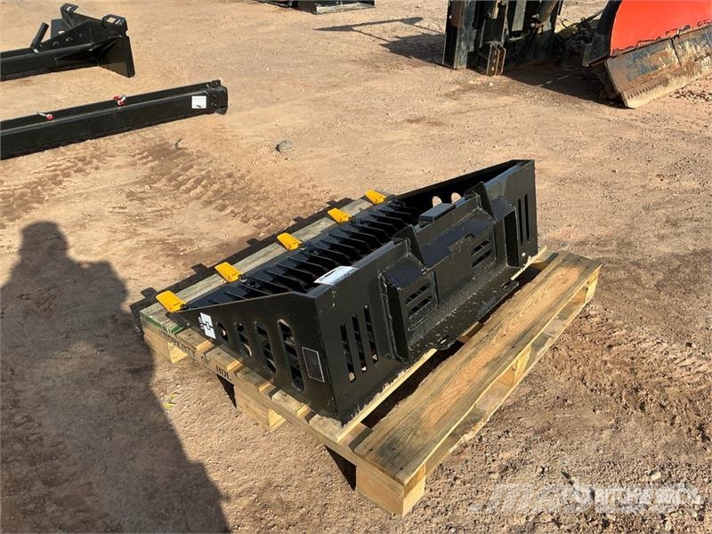  GIYI GY-RB44 44 in Skeleton Mini Skid Steer Bucket Cucharones