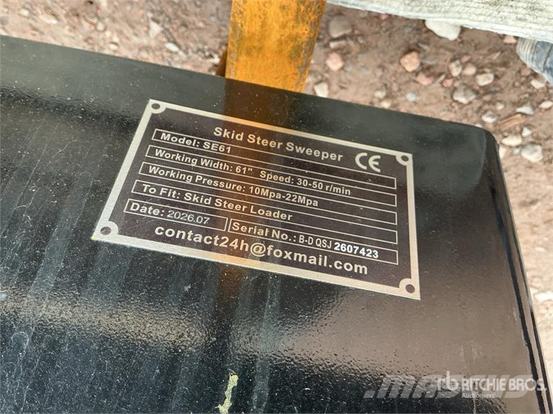 GIYI GY-SE61 61 in Skid Steer Broom (Unused) Børster