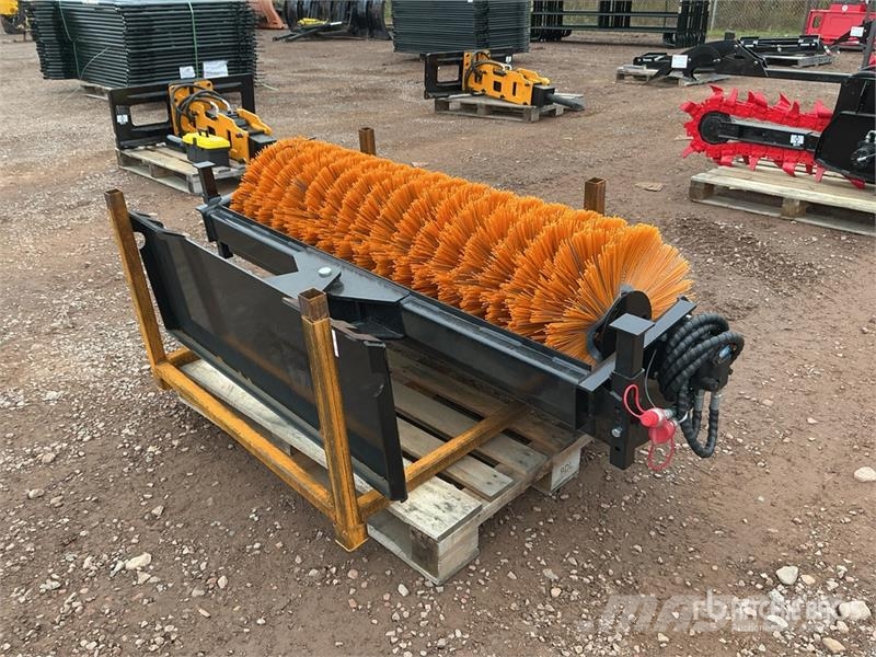 GIYI GY-SE61 61 in Skid Steer Broom (Unused) Børster