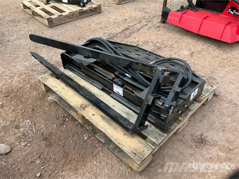  GIYI GY-SF60 60 in Skid Steer Forks (Unused) Forche