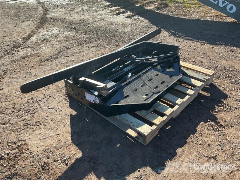 GIYI GY-SF60 60 in Skid Steer Forks (Unused) Vilice
