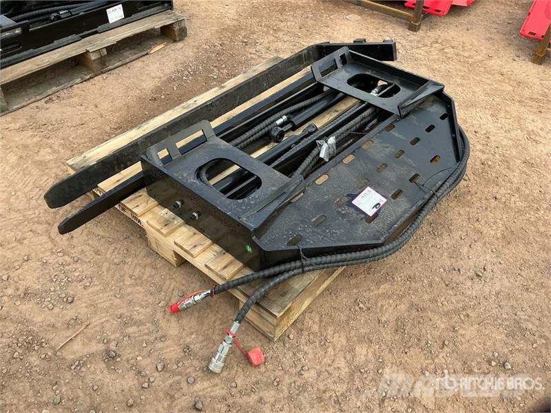  GIYI GY-SF60 60 in Skid Steer Forks (Unused) Forche