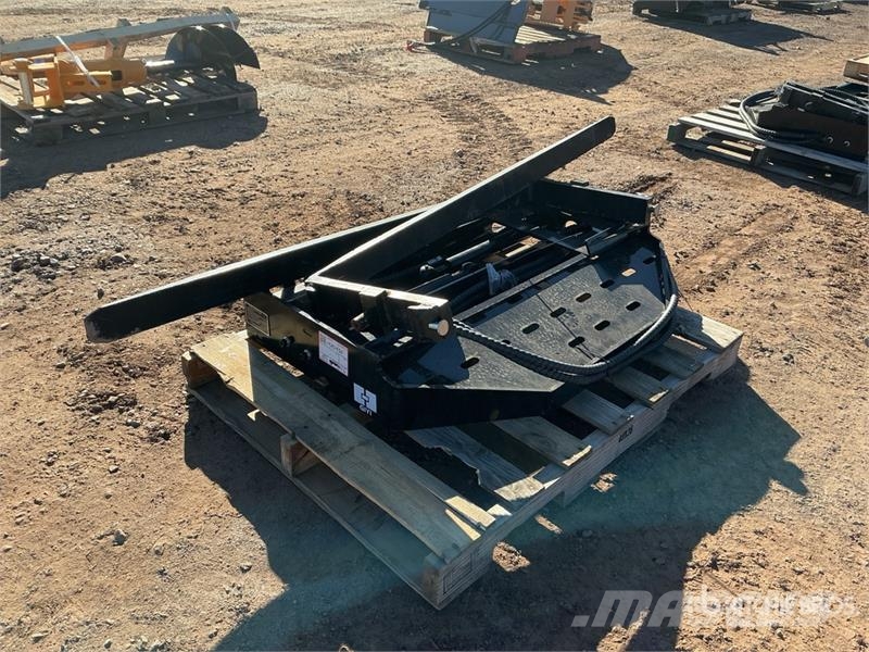  GIYI GY-SF60 60 in Skid Steer Forks (Unused) Vilice