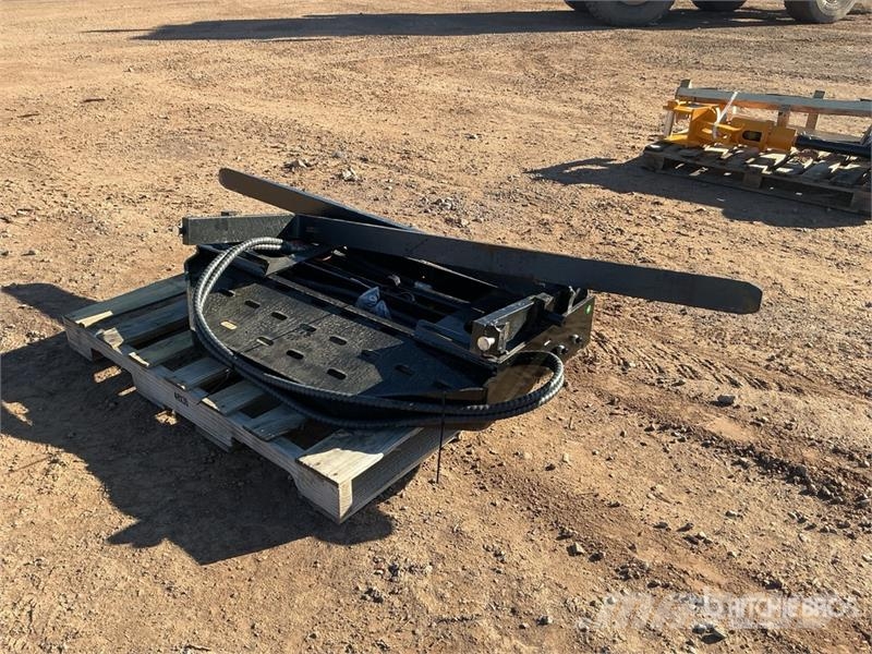  GIYI GY-SF60 60 in Skid Steer Forks (Unused) Vilice