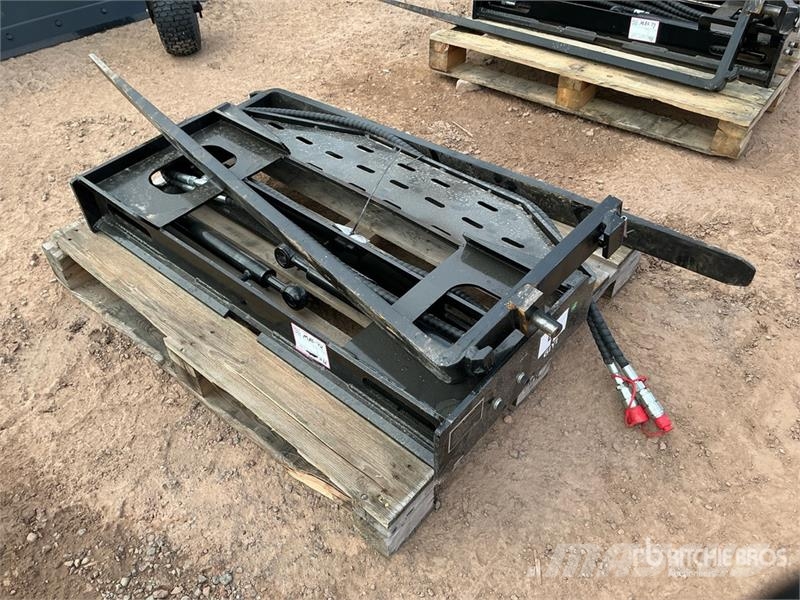  GIYI GY-SF60 60 in Skid Steer Forks (Unused) Forche