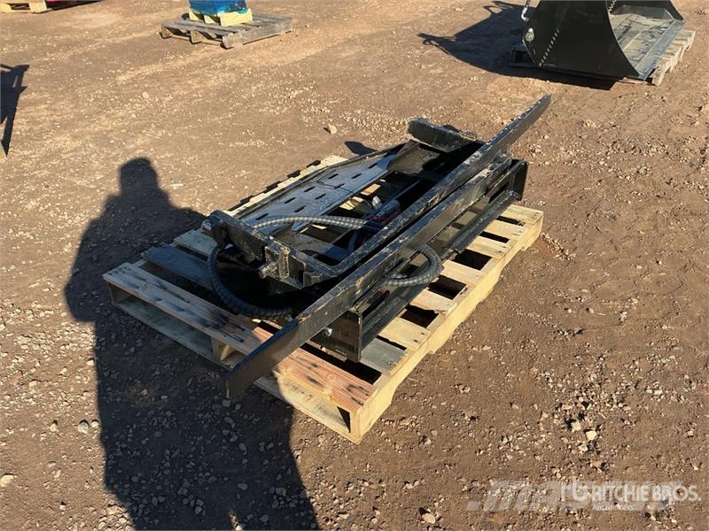 GIYI GY-SF60 60 in Skid Steer Forks (Unused) Vilice