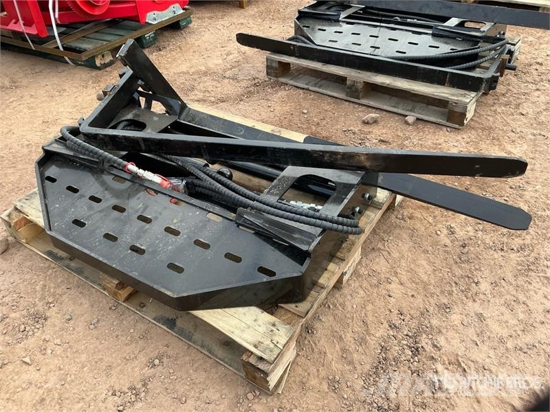  GIYI GY-SF60 60 in Skid Steer Forks (Unused) Forche